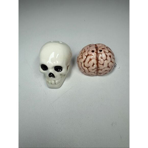 Ceramic Skull & Brain Set salt & Pepper nwt - Picture 1 of 5
